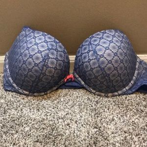 Victoria secret body by Victoria push up